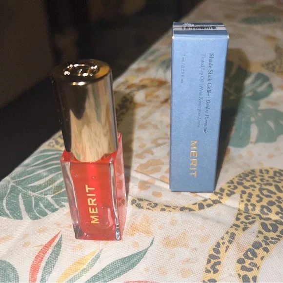 Merit Pink Lip Oil BNWB Les Daux - Picture 4 of 5